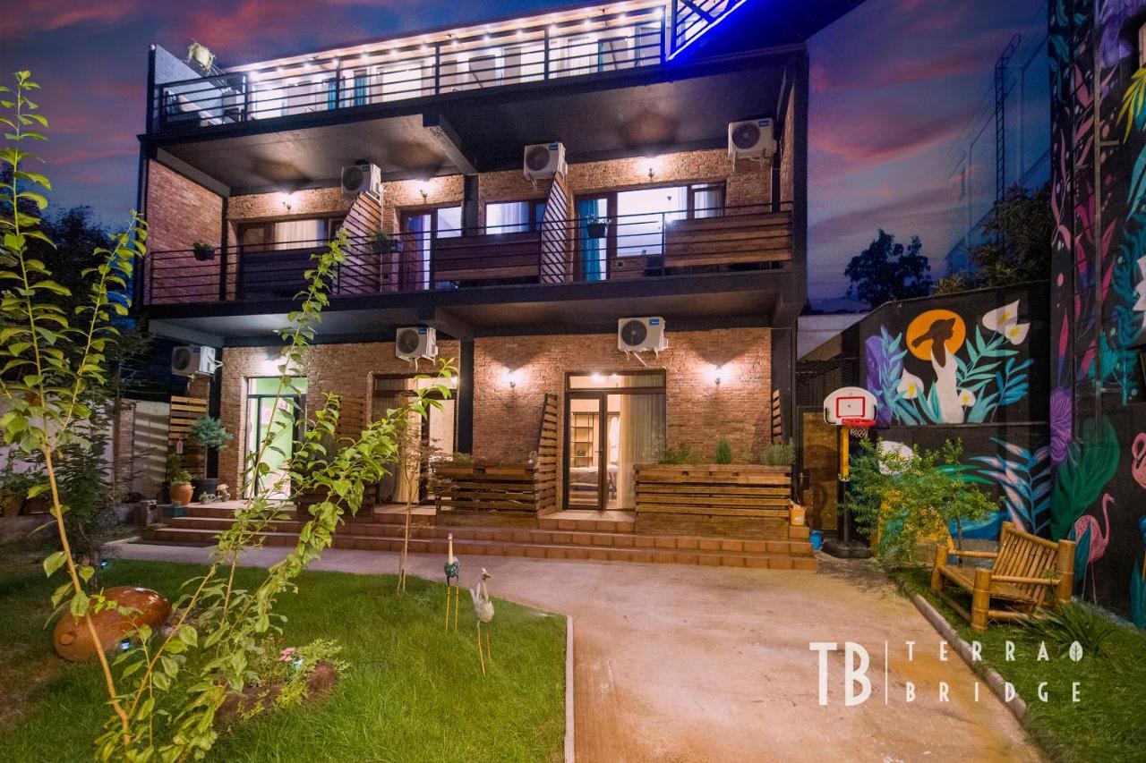 Terra Bridge Hotel Tbilisi Exterior photo