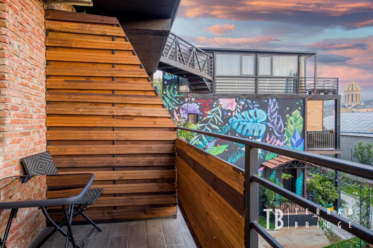 Terra Bridge Hotel Tbilisi Exterior photo