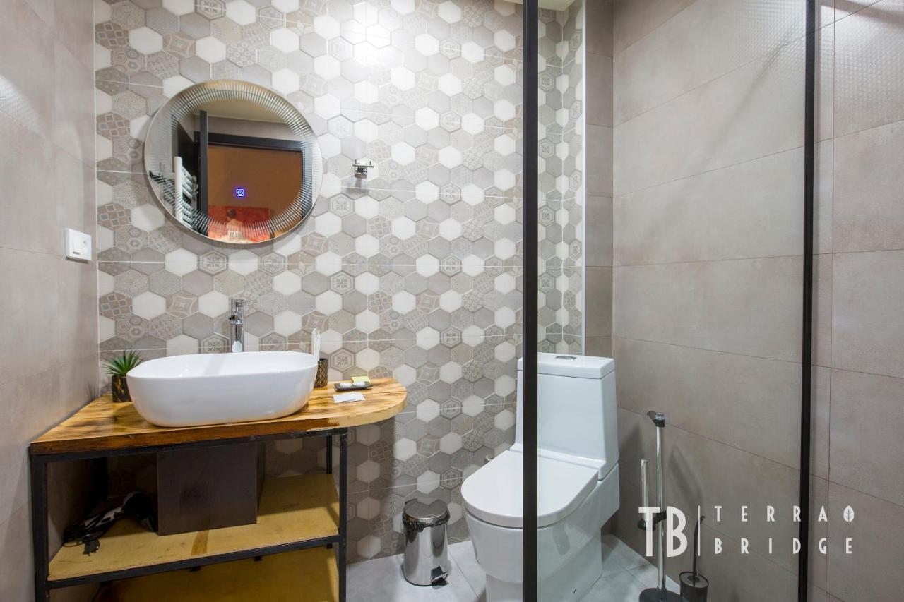 Terra Bridge Hotel Tbilisi Exterior photo