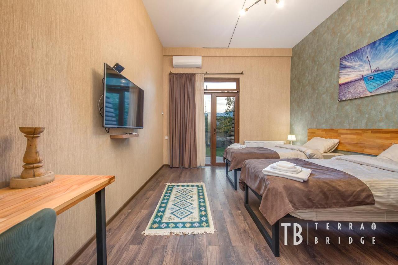 Terra Bridge Hotel Tbilisi Exterior photo