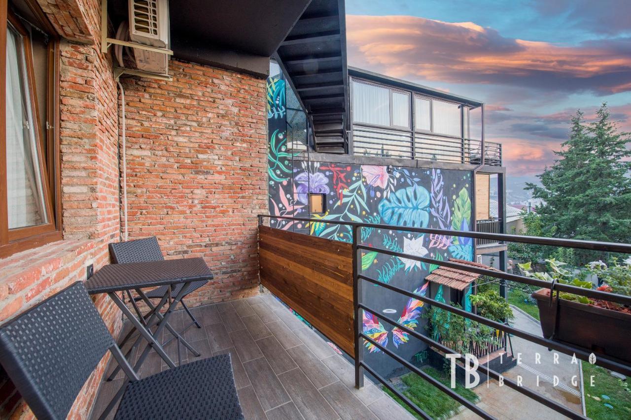 Terra Bridge Hotel Tbilisi Exterior photo