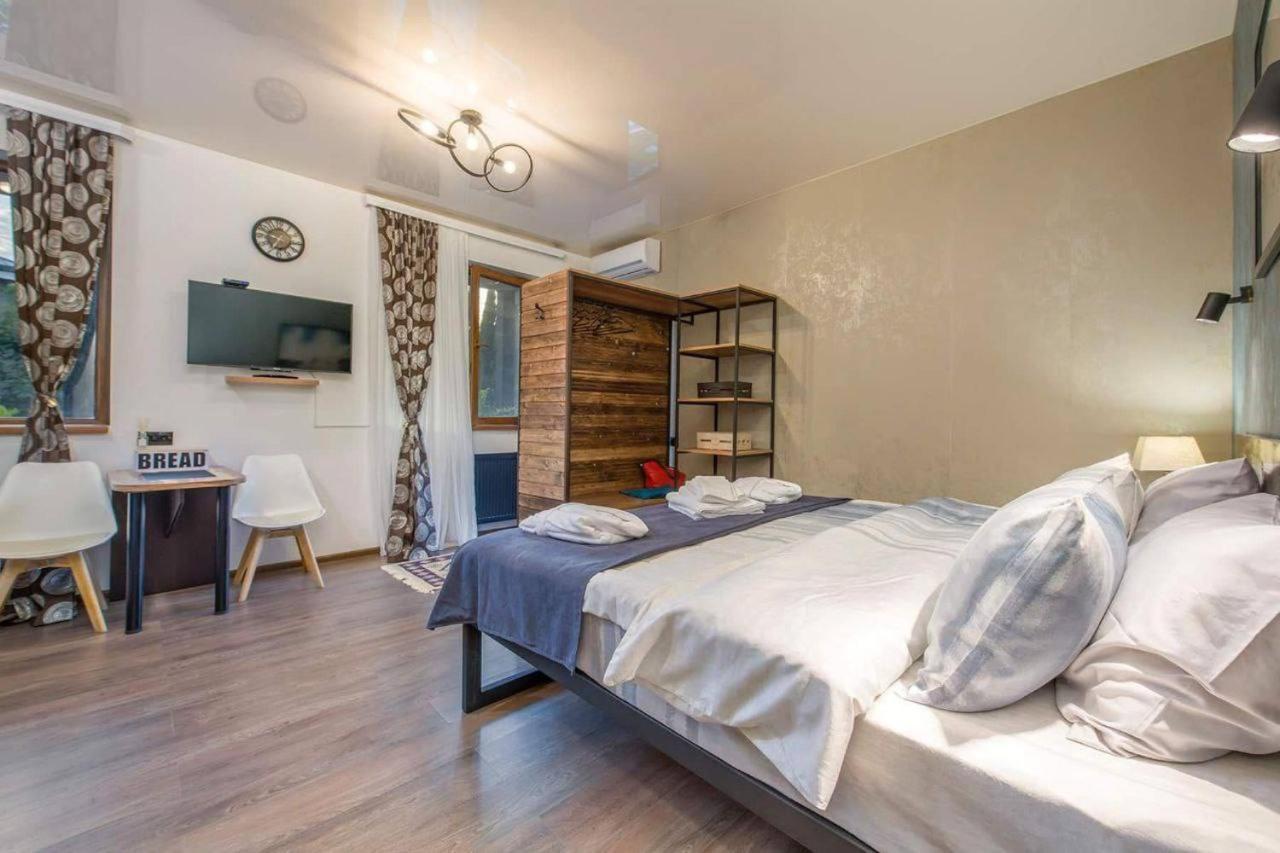 Terra Bridge Hotel Tbilisi Exterior photo